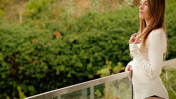 Негр с большим членом трахнул девушку-физиотерапевта