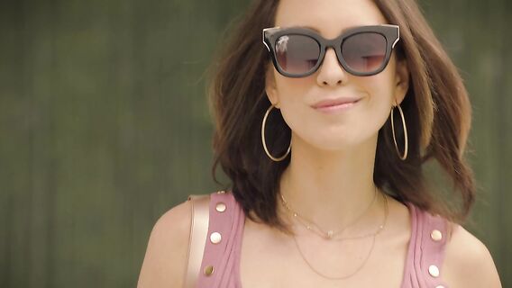 Негры выебали соседку в чулках