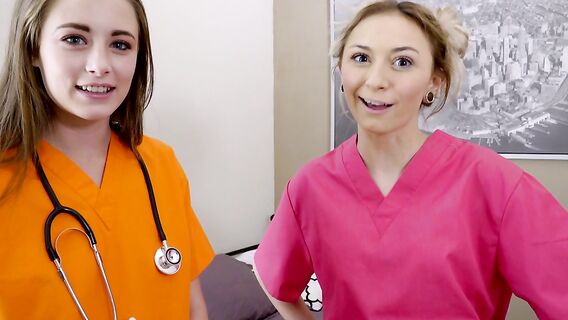 Сводная сестра-медсестра попросила брата показать член