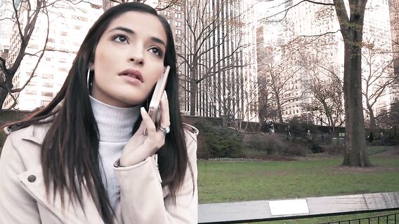 Гигантский хер негра таранит худую стройняшку