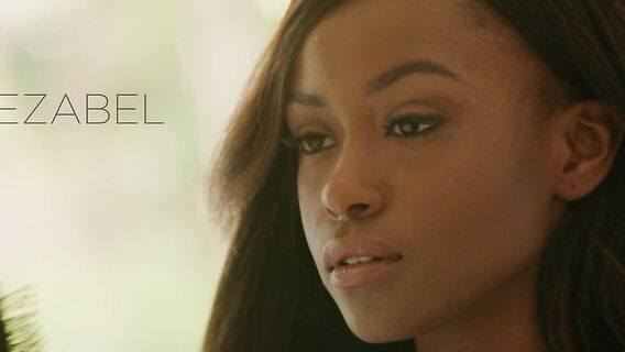 Белый парень трахнул черную сестру друга