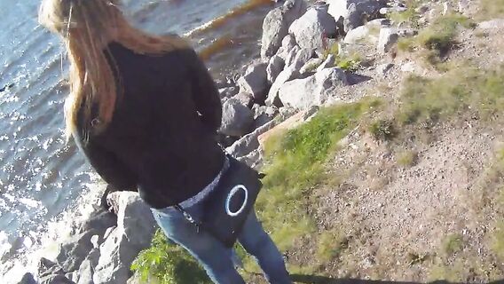 Случайный секс на пляже и в туалете торгового центра