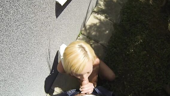 Парень снял секс с девушкой на улице в кустах на скрытую камеру в очках