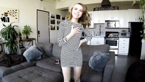 Секс от первого лица с молодой миниатюрной спортивной шлюхой