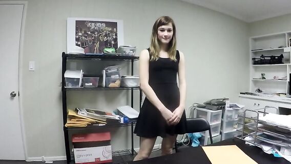 Устроилась на работу через секс