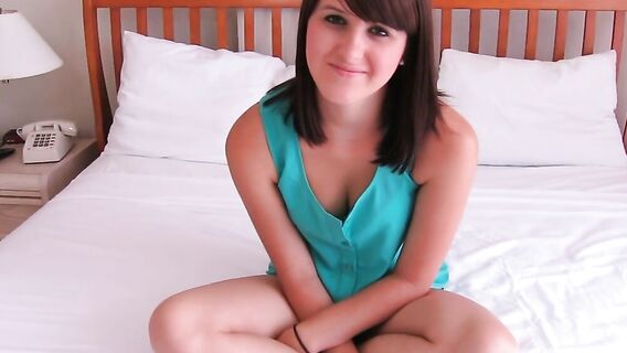 Мужик за 2 тысячи баксов трахнул на кастинге 20-летнюю милашку