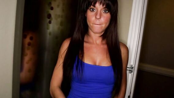 Жгучая брюнетка на кастинге первый раз получает сперму на лицо