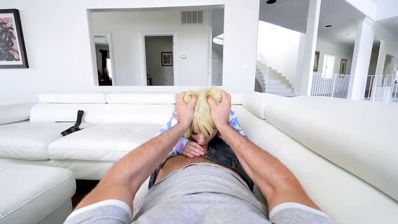 Сводная сестра делает все чтобы добраться до члена брата