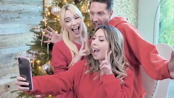 Рождественский праздник с приемной дочерью